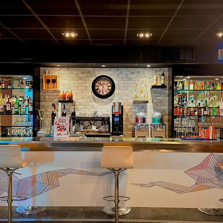 Port 4 Etoiles Cergy