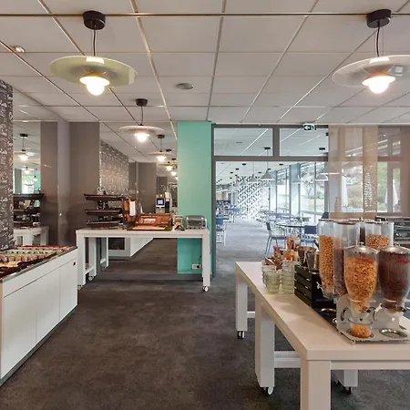 Port 4 Etoiles Cergy