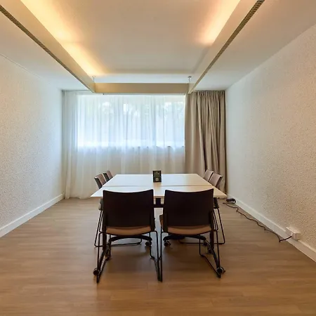 Port 4 Etoiles Hotel Cergy